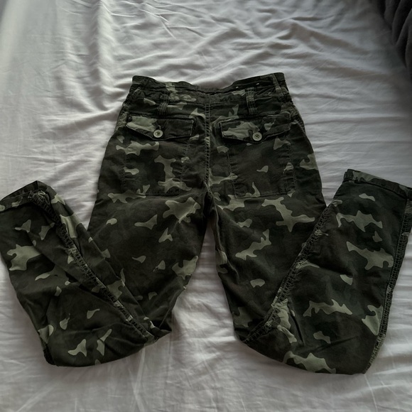 Anthropologie The Wanderer Army Green Camo Cargo Pants - Picture 3 of 6